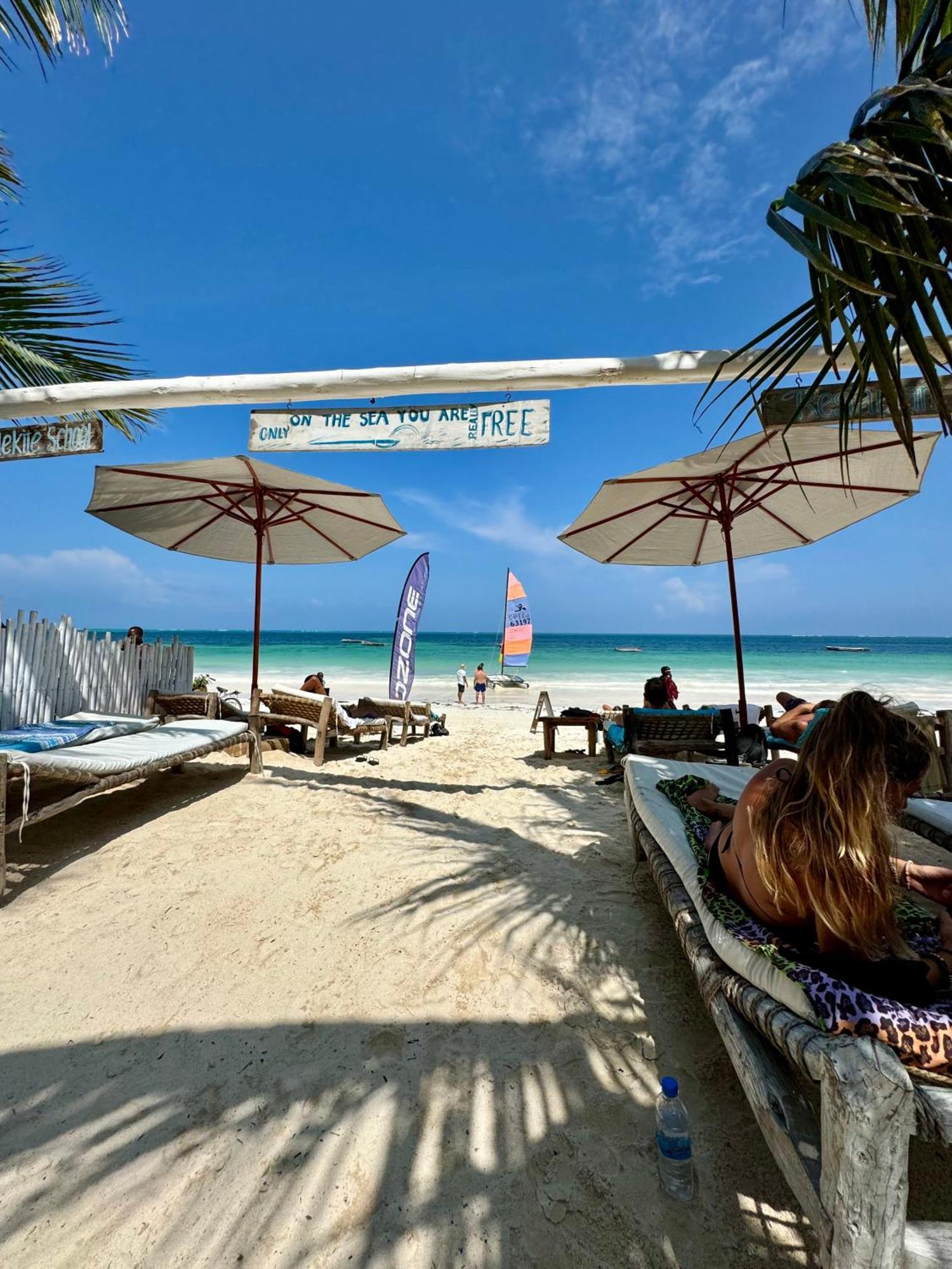 La Base Hotel Kiwengwa (Zanzibar) Dış mekan fotoğraf